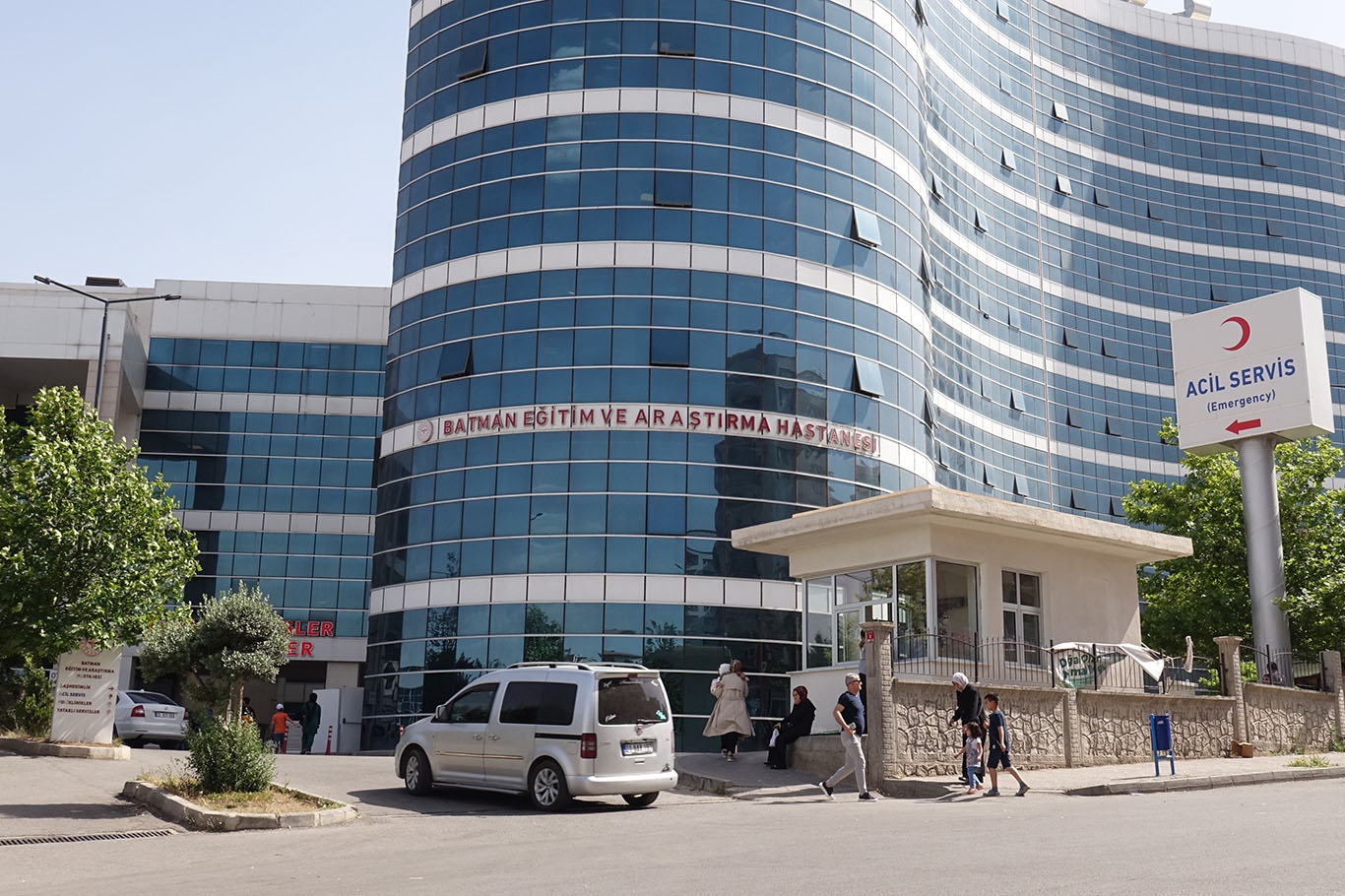 Batman’a 99 Yeni Doktor Atandı