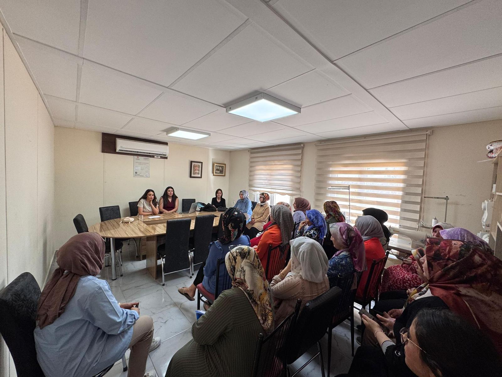 Kadınlara KADES Uygulaması Anlatıldı