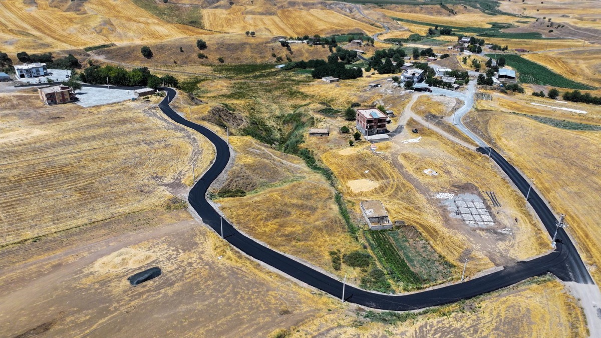 Uzunçayır Köyü Seyhan Mezrası Yolu Asfaltlandı