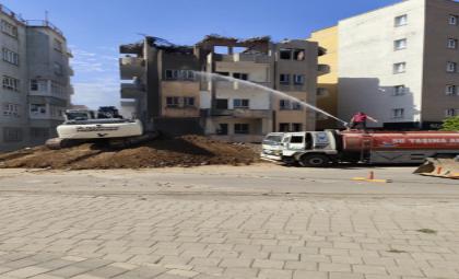 Batman’da Riskli Yapıların Yıkımı Sürüyor