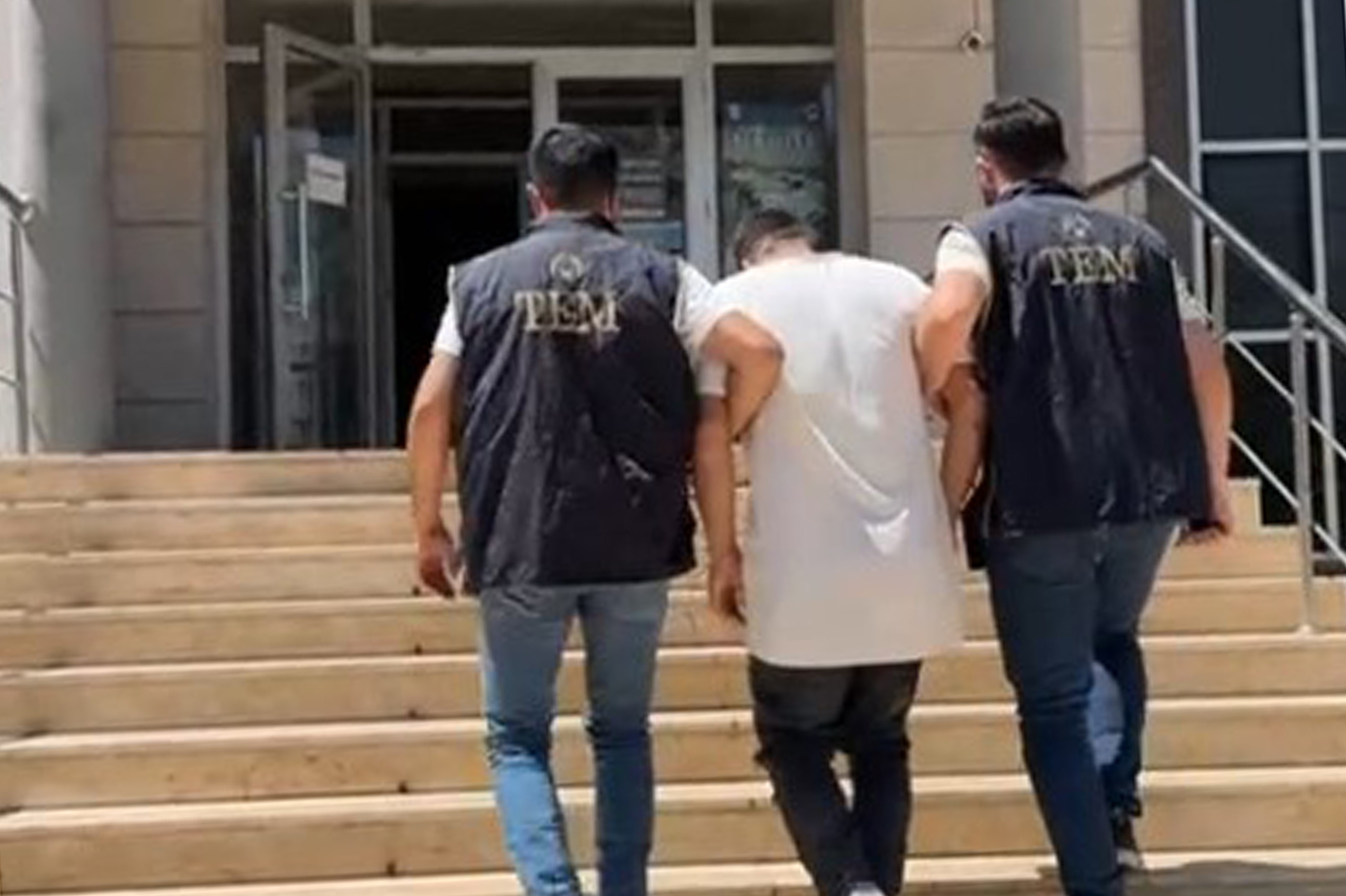 Dondurma hırsızlığından 3 şüpheli yakalandı