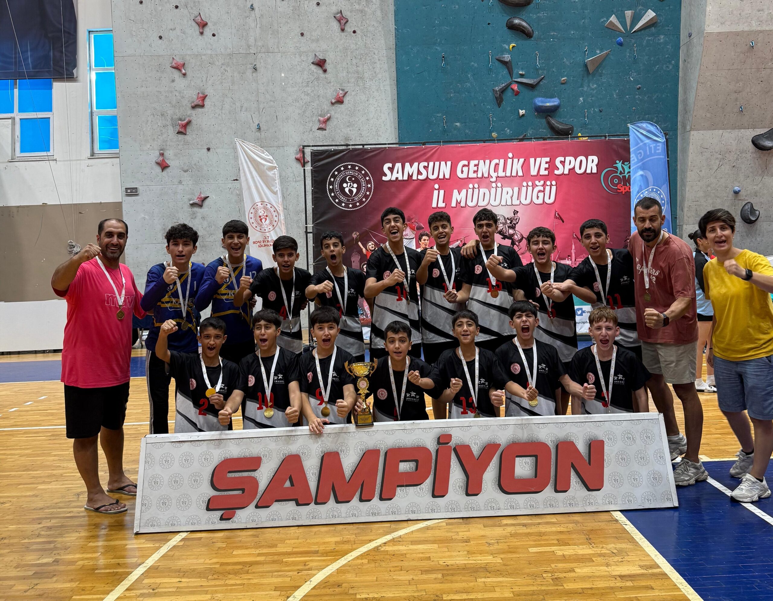 Batman ANALİG Hentbol Erkek Takımı Türkiye Şampiyonu