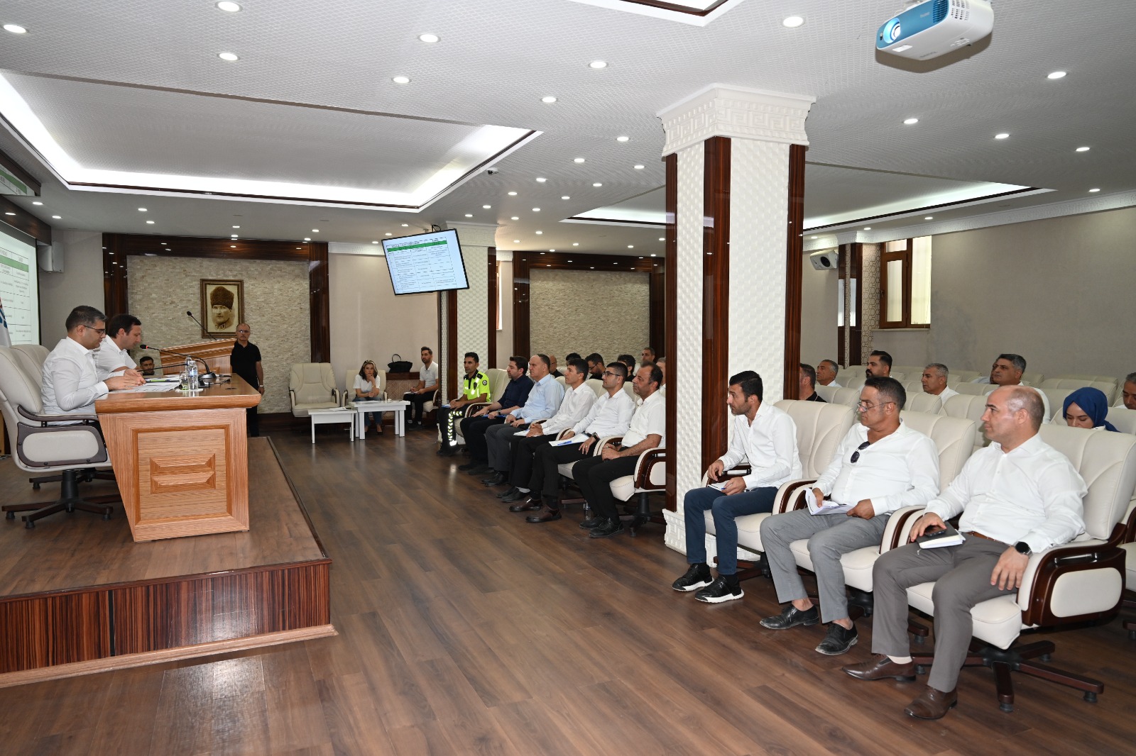 Muhtarlar sorun ve taleplerini iletti