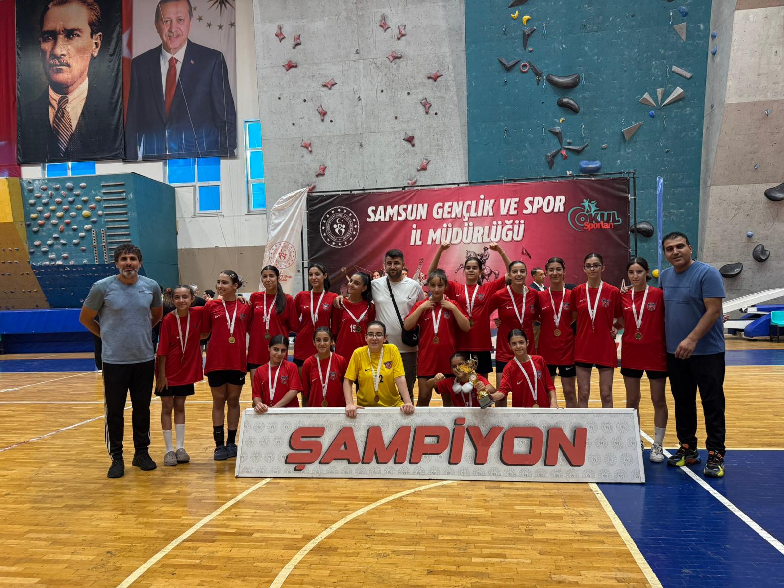 Batmanlı Hentbolcular Türkiye Şampiyonu Oldu