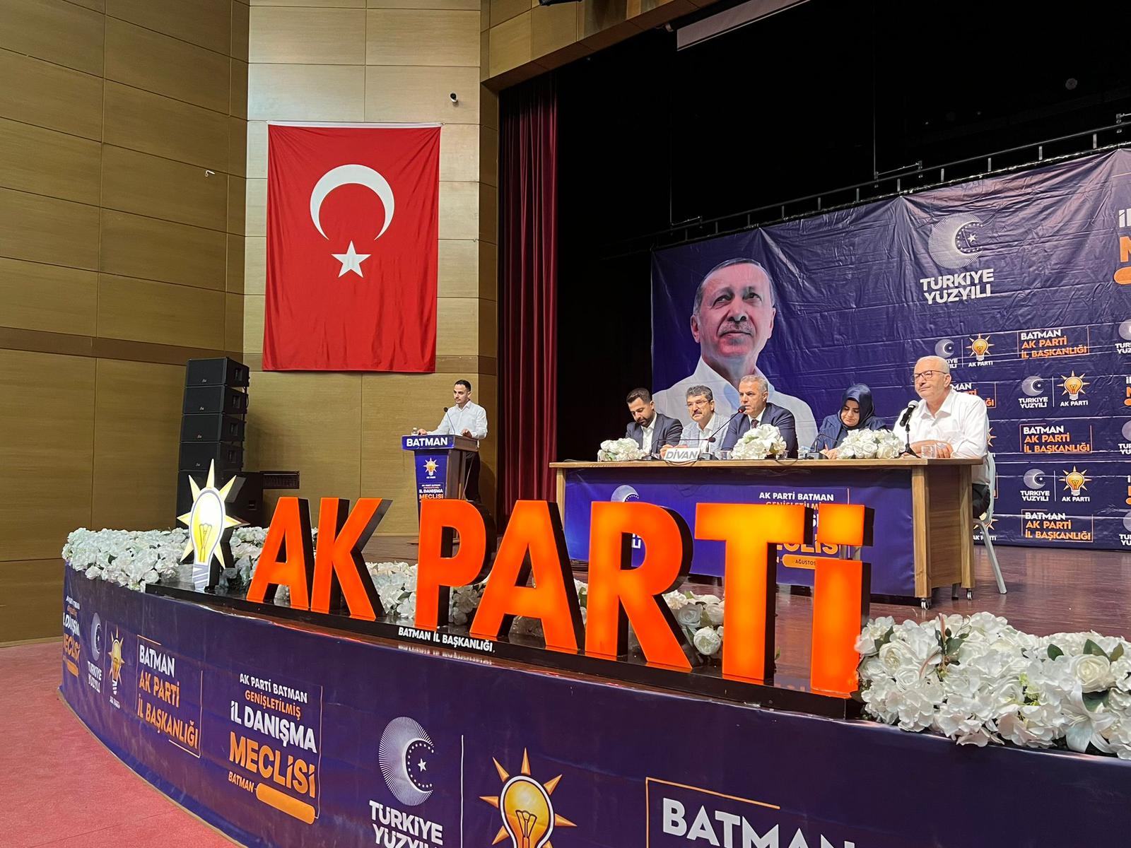 AK Parti Batman’da İl Danışma Toplantısı Gerçekleştirildi