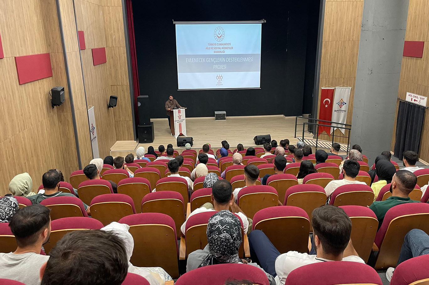 Genç çiftlere evlilik eğitimi verildi