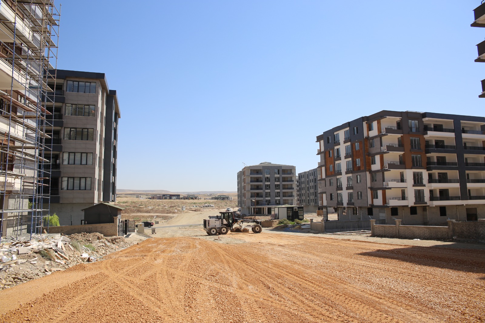 Yeni İmar Alanlarında Yol Çalışmaları Sürüyor