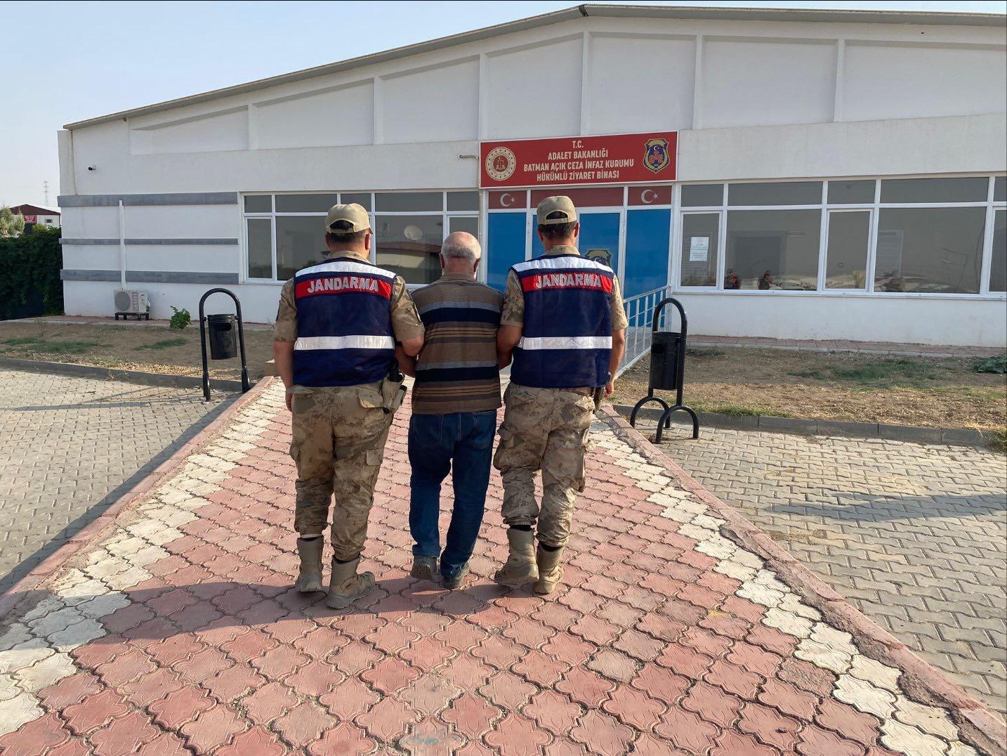 Dolandırıcılık Zanlısı Köyde Saklanırken Yakalandı