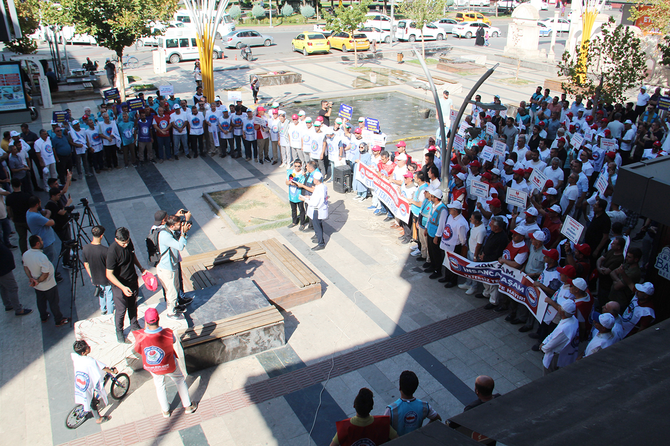 Batman’da Memurlardan Zam Teklifine Tepki
