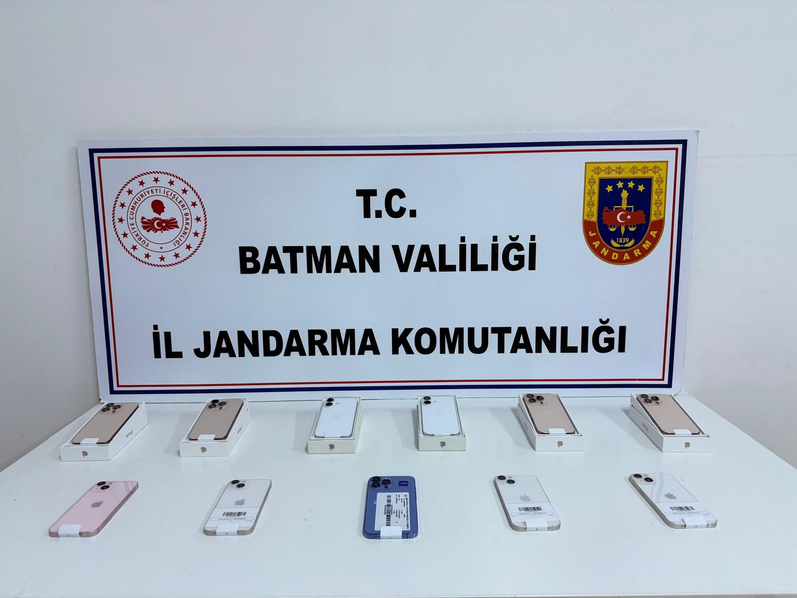 1 Milyon Lira Değerinde Kaçak Telefon Ele Geçirildi