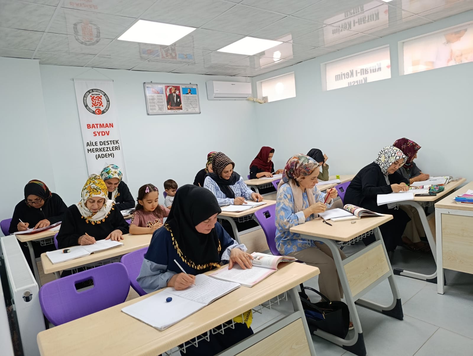 Bayındır Aile Destek Merkezi’nde Okuma Yazma Kursu