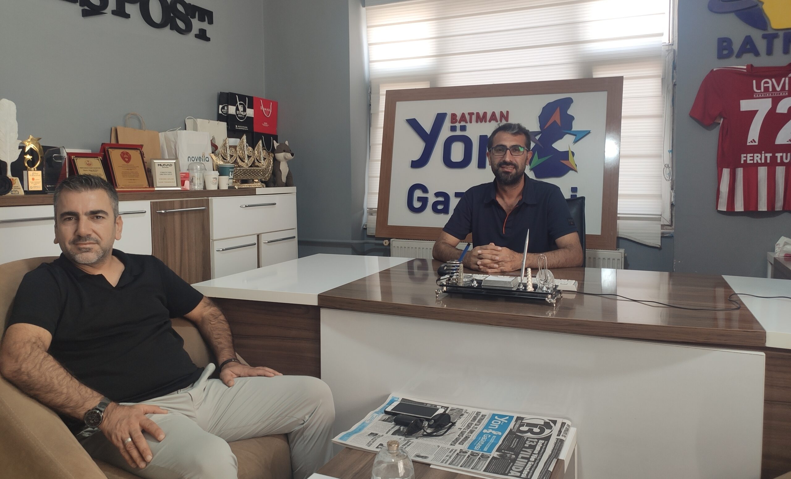 Demirhan’dan Yön Gazetesine 13. Yıl Kutlama Ziyareti