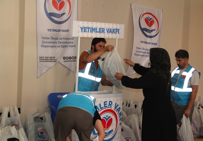 165 yetim öğrenciye kırtasiye desteği