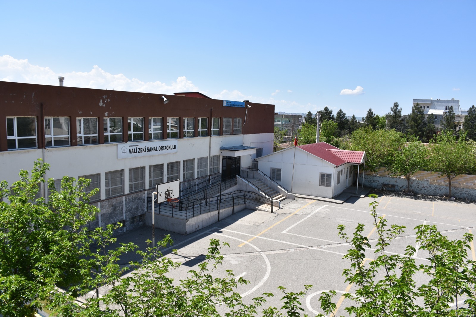 Batman’da Deprem Riski Taşıyan Okul Yıkılıyor