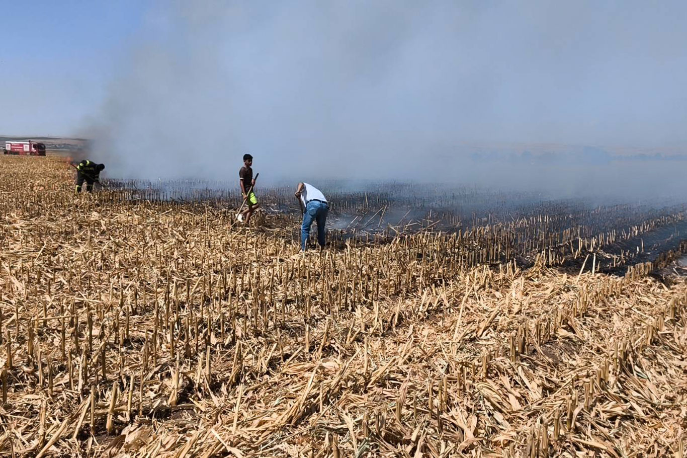 20 Dönüm Alan Küle Döndü: 6 Kişi Dumandan Etkilendi
