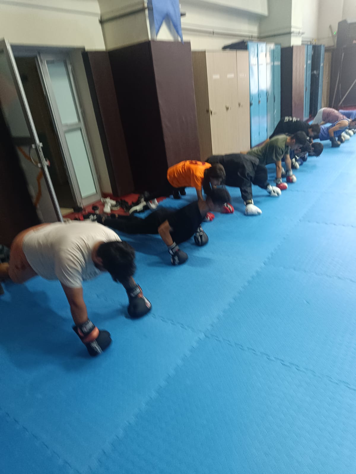 200 Öğrenci Kick Boks Eğitimi Alıyor