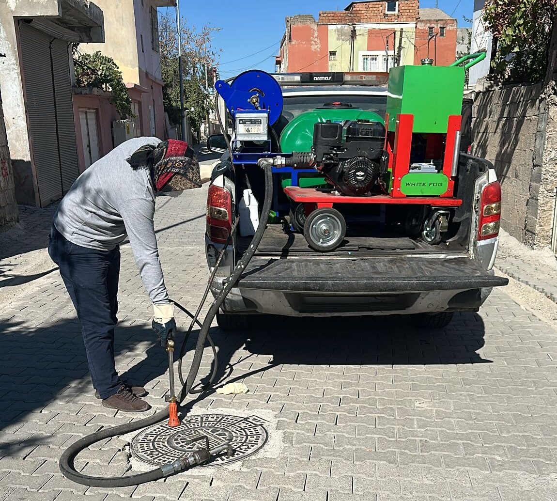 Haşerelere Karşı İlaçlama Çalışmaları Sürüyor