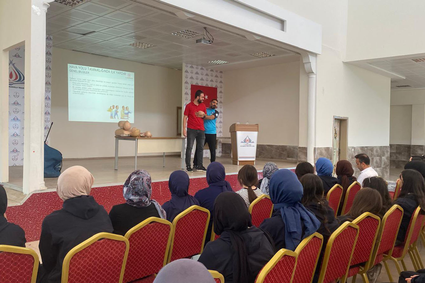 Öğrencilere Hayat Kurtaran İlk Yardım Teknikleri Öğretildi