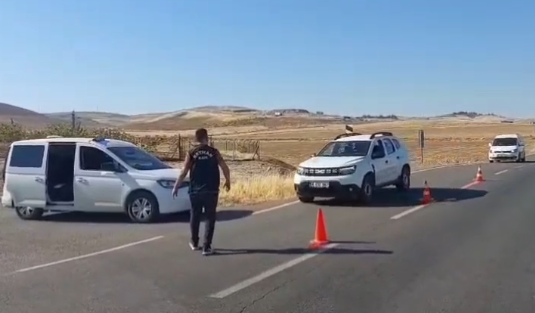 Durdurulan araçta binlerce paket kaçak sigara çıktı