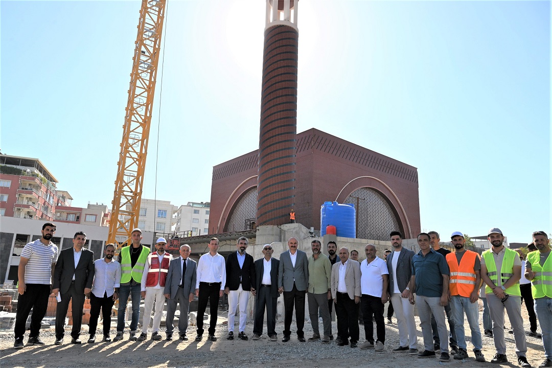 Vali Canalp, Kardeşlik Mescidi İnşaatında incelemelerde bulundu