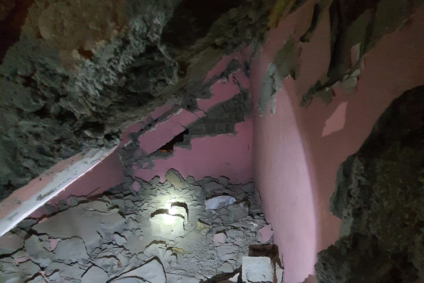 Batman’da Metruk Bina Çöktü