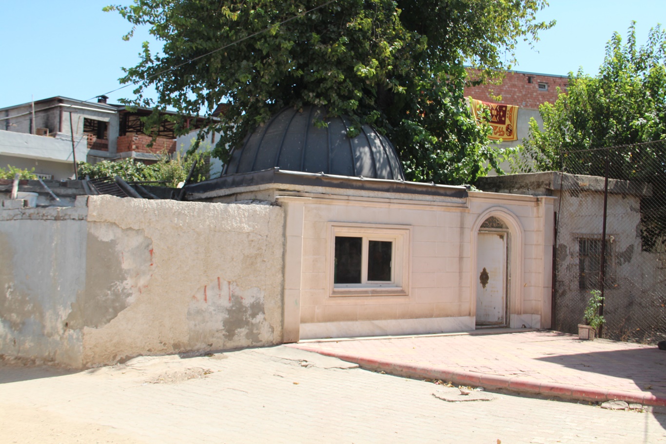 Batman’da unutulmuş bir âlimin izleri: Şeyh Yusuf Nebhani İluhi’nin mezarı