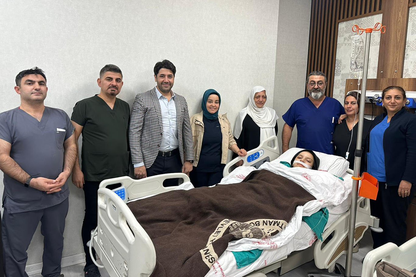 Üst Çenede İki Kist Başarıyla Alındı