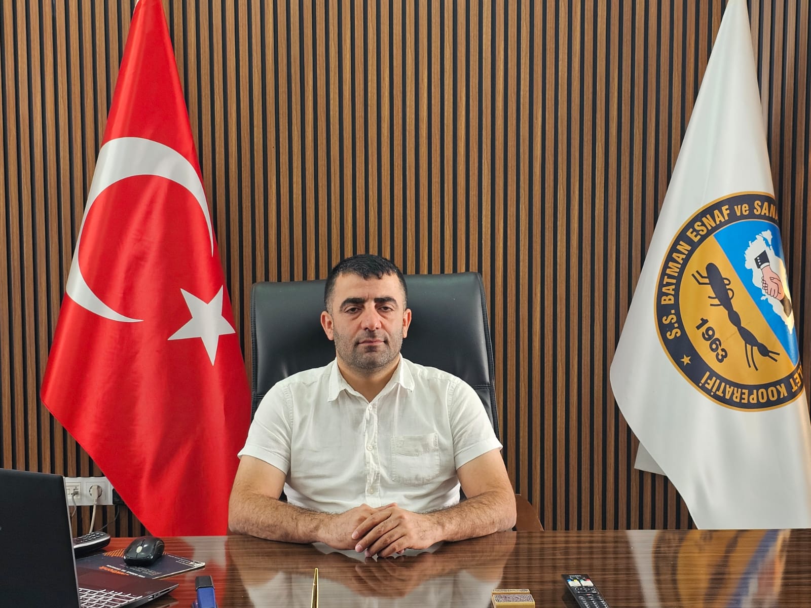 “Yaşayanlara Saygı Göstermediniz, Bari Ölülerimize Gösterin”