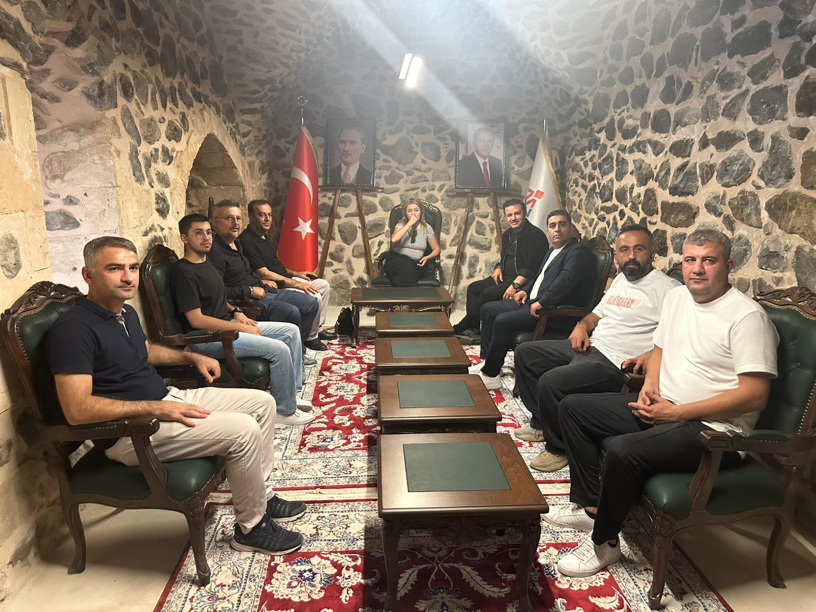 Ünlü Şefler Mor Kuryakos Manastırı’nı Ziyaret Etti