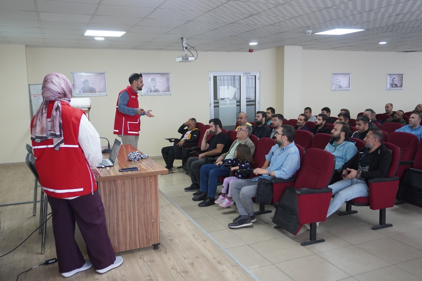 Yurt Personeline Temel İlk Yardım Eğitimi Verildi