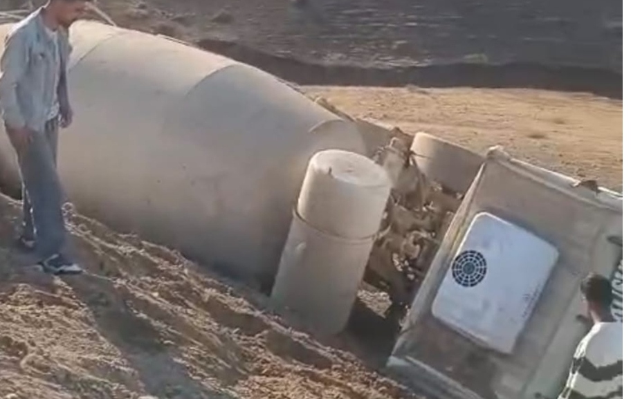 Beton Mikseri Devrildi: Sürücü Yaralı Kurtarıldı