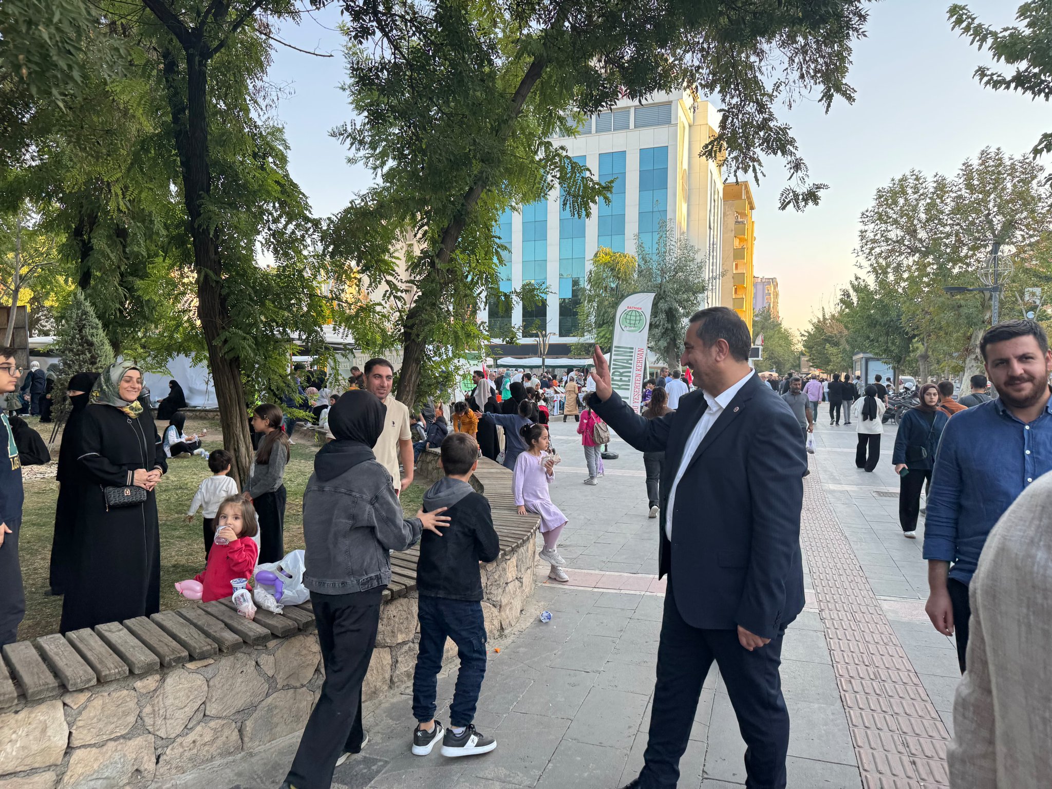 “Halkımız bize yol gösteren en önemli rehberdir”