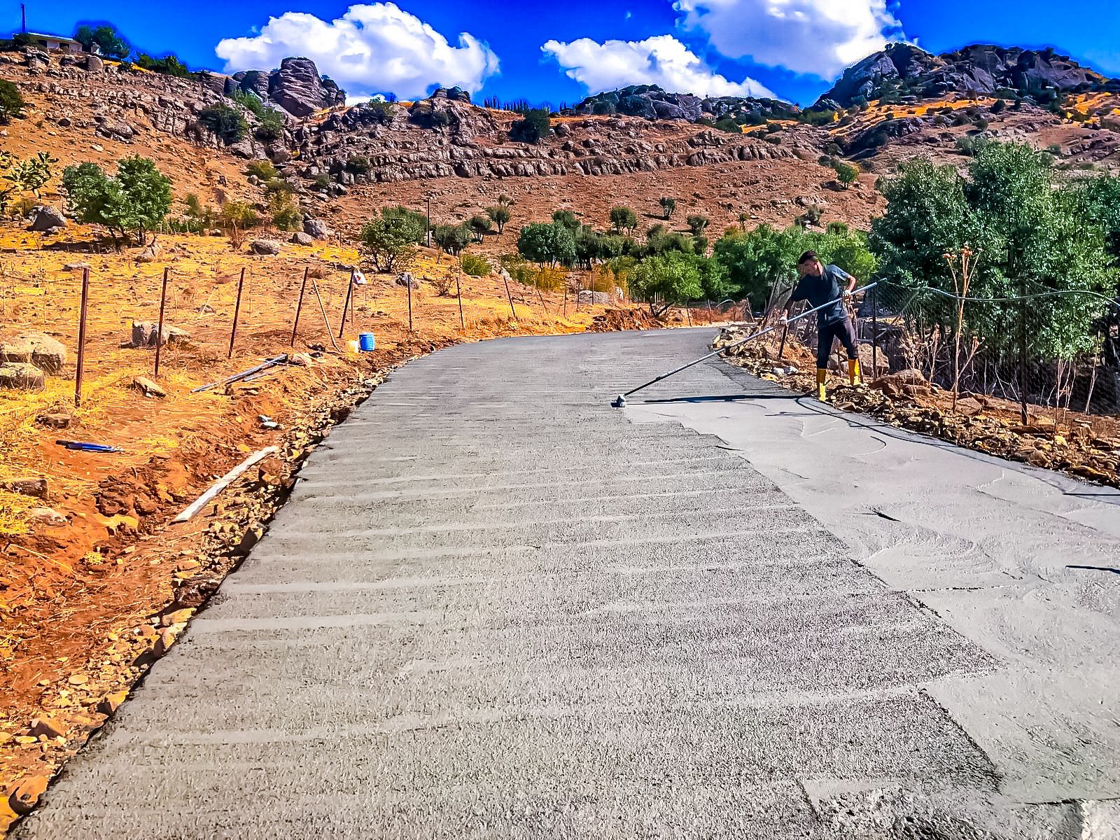 Beton Yol Çalışması Tamamlandı