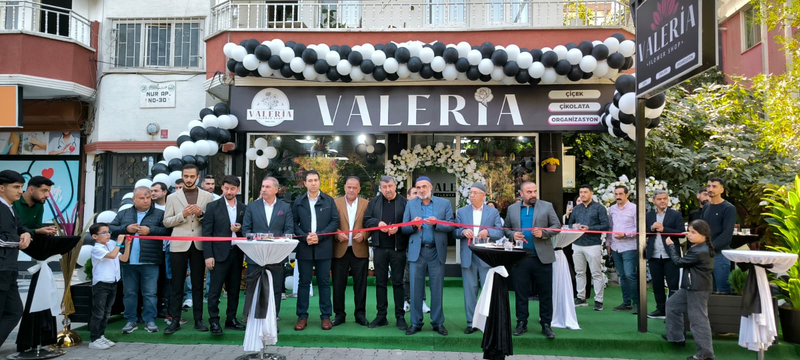 Valeria Çiçekçilik Dualarla Açıldı