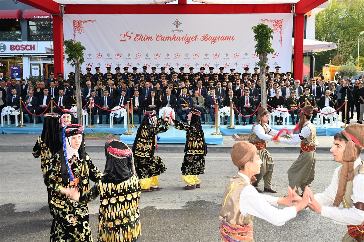 Batman’da Cumhuriyetin 102. Yılı Kutlandı