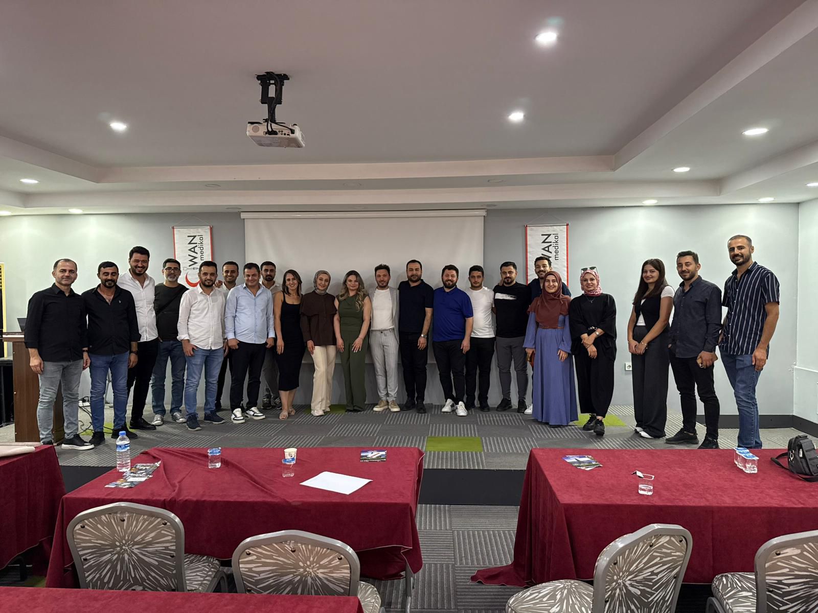 Diş Hekimlerine TME ve Botox Eğitimi