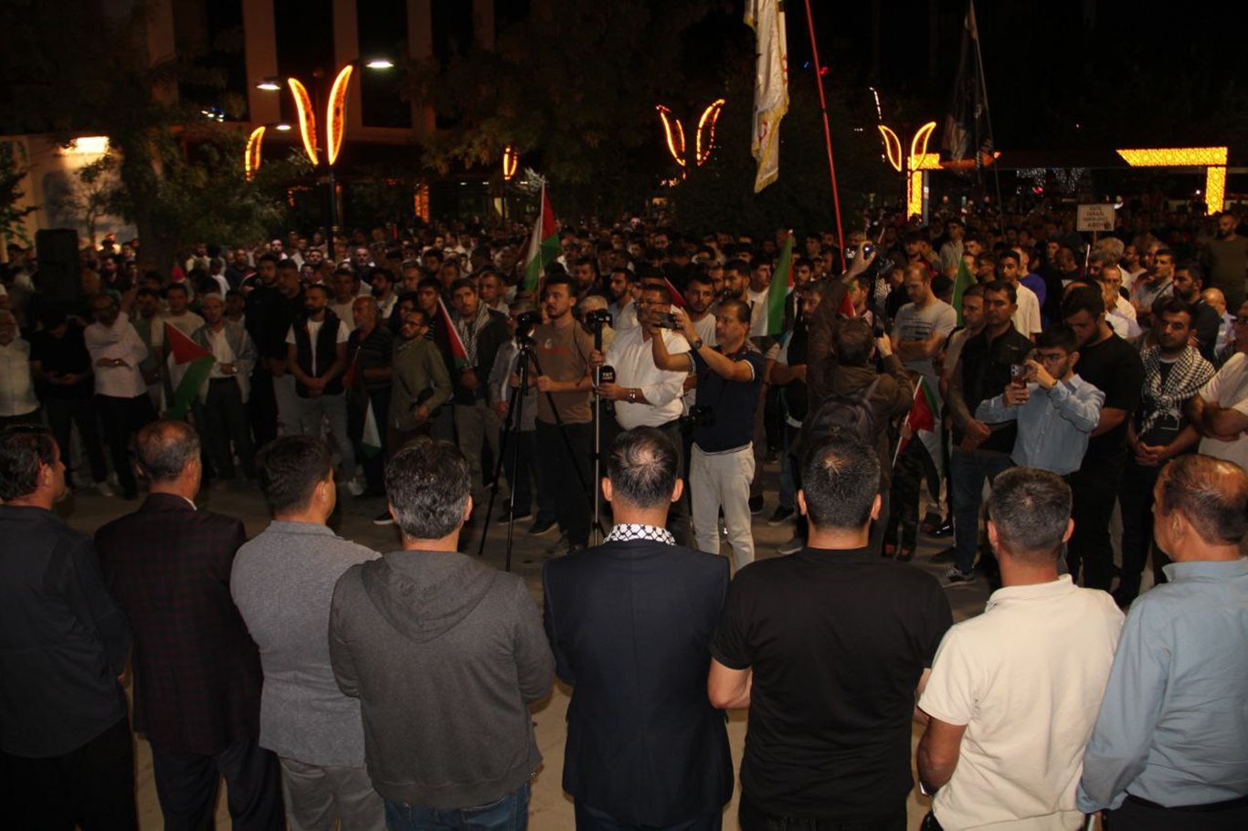 Batman halkı, işgalcilerin Sumud Filosu’na saldırısı için toplandı