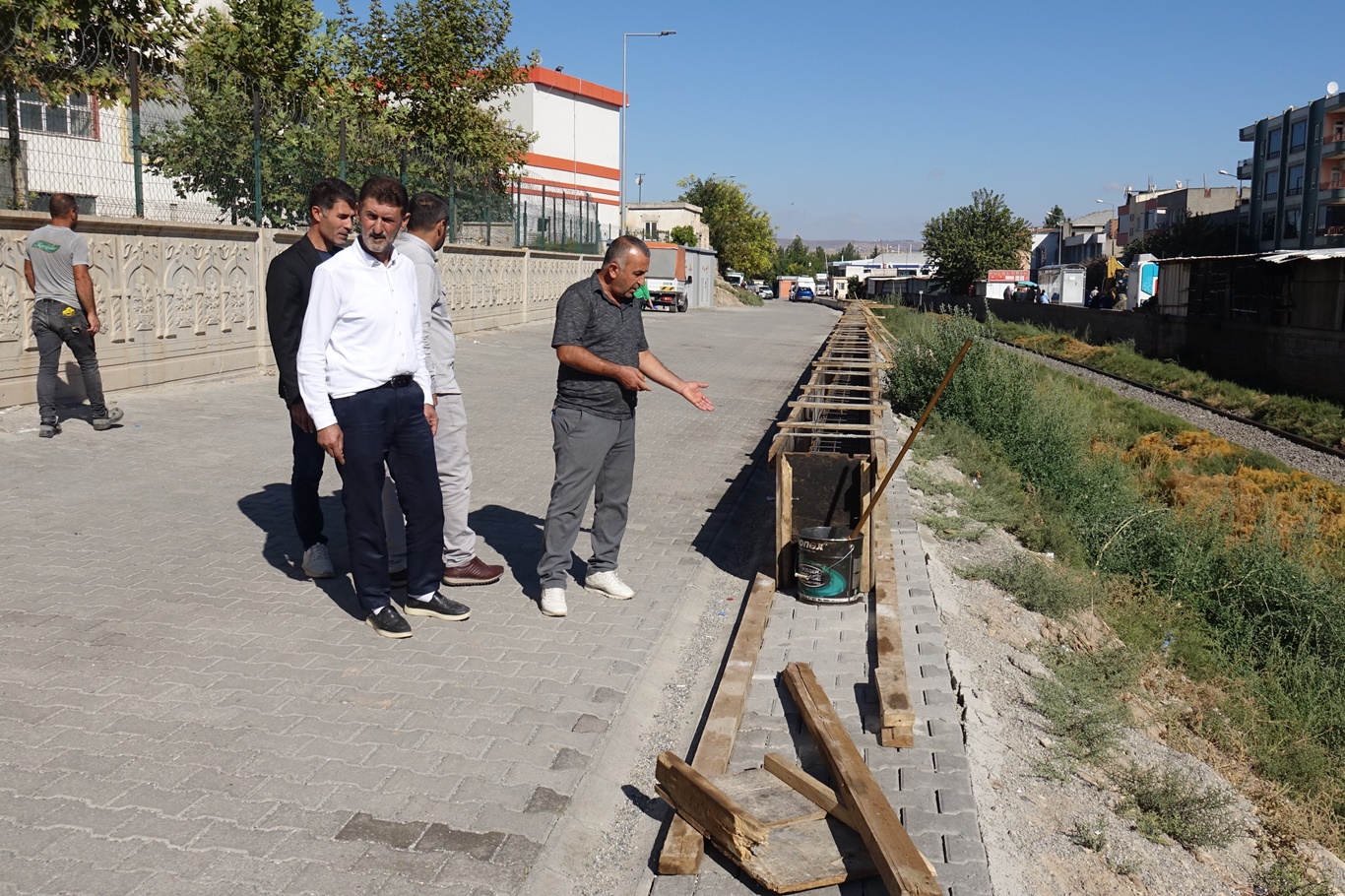 Batman’da Demiryolu Güvenlik Duvarı Tepkilere Neden Oldu