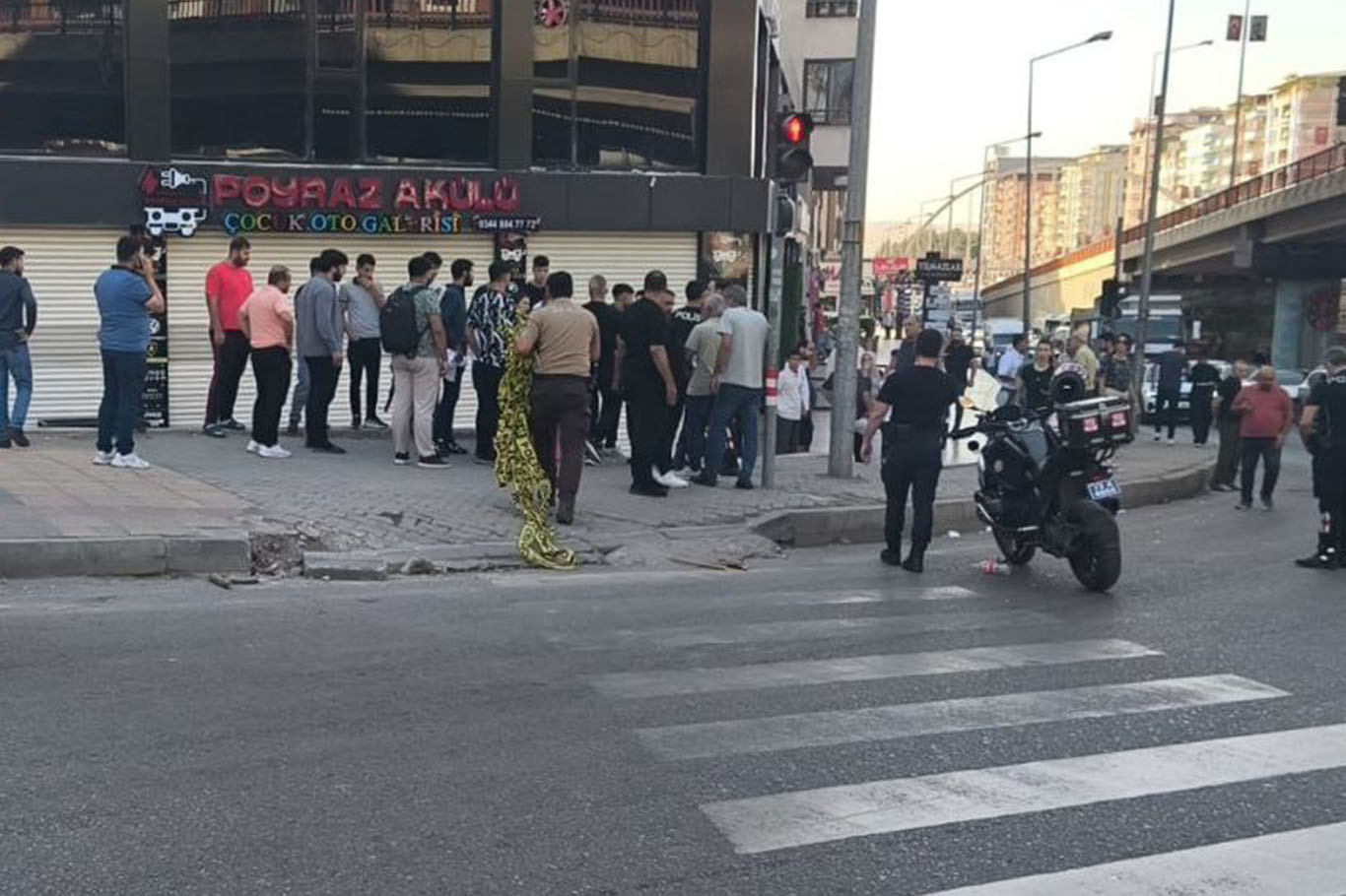 Batman’da Sokak Ortasında Taşlı-Sopalı Kavga: 5 Yaralı