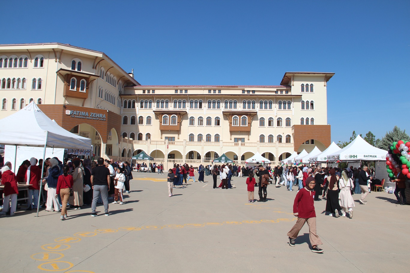 “Filistin’deki kardeşlerimizin acısı hepimizin acısıdır”