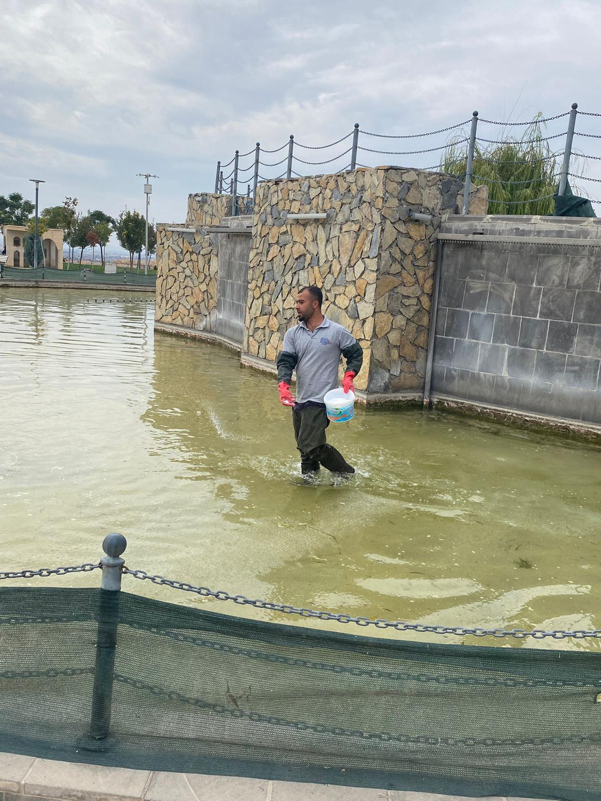 Süs Havuzları ve Şelalelerde Bakım Çalışmaları Sürüyor