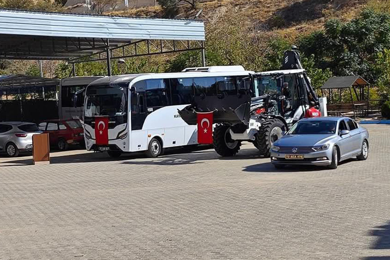 Kayapınar Belediyesi Filosuna 3 Yeni Araç Kazandırdı