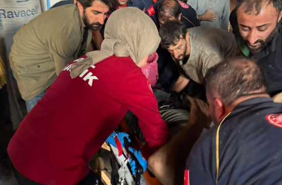 Bacağı Makineye Sıkışan İşçi Kurtarıldı