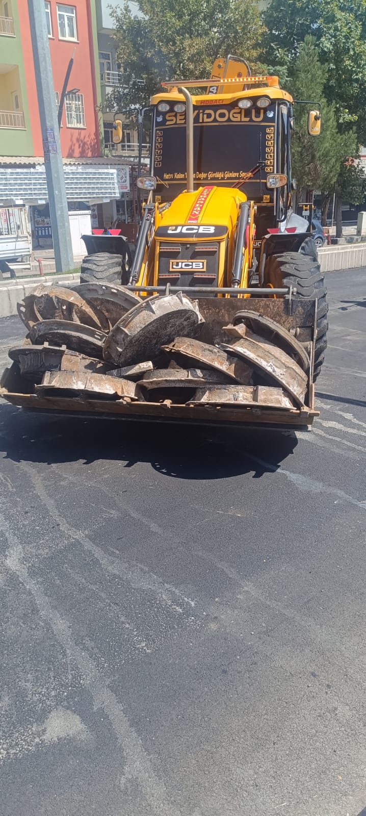 Sfero Kapaklar Asfalt Seviyesine Getiriliyor