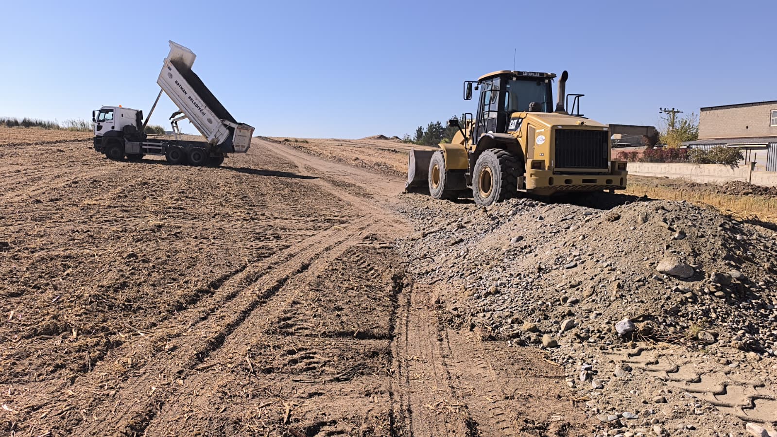 Tilmerç Mahallesi’nde yeni yol açma çalışması