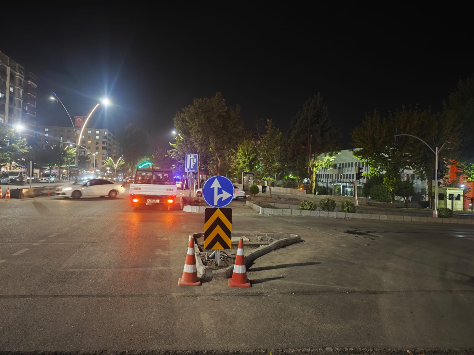 Valilik ve World Mar Kavşağı’nda Trafik Düzenlemesi