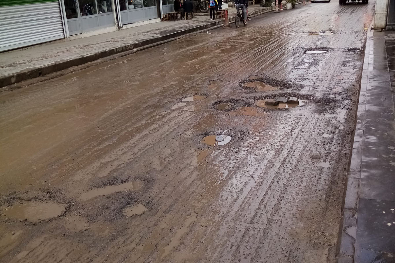 Yağmur Sonrası Çamur Deryasına Döndü