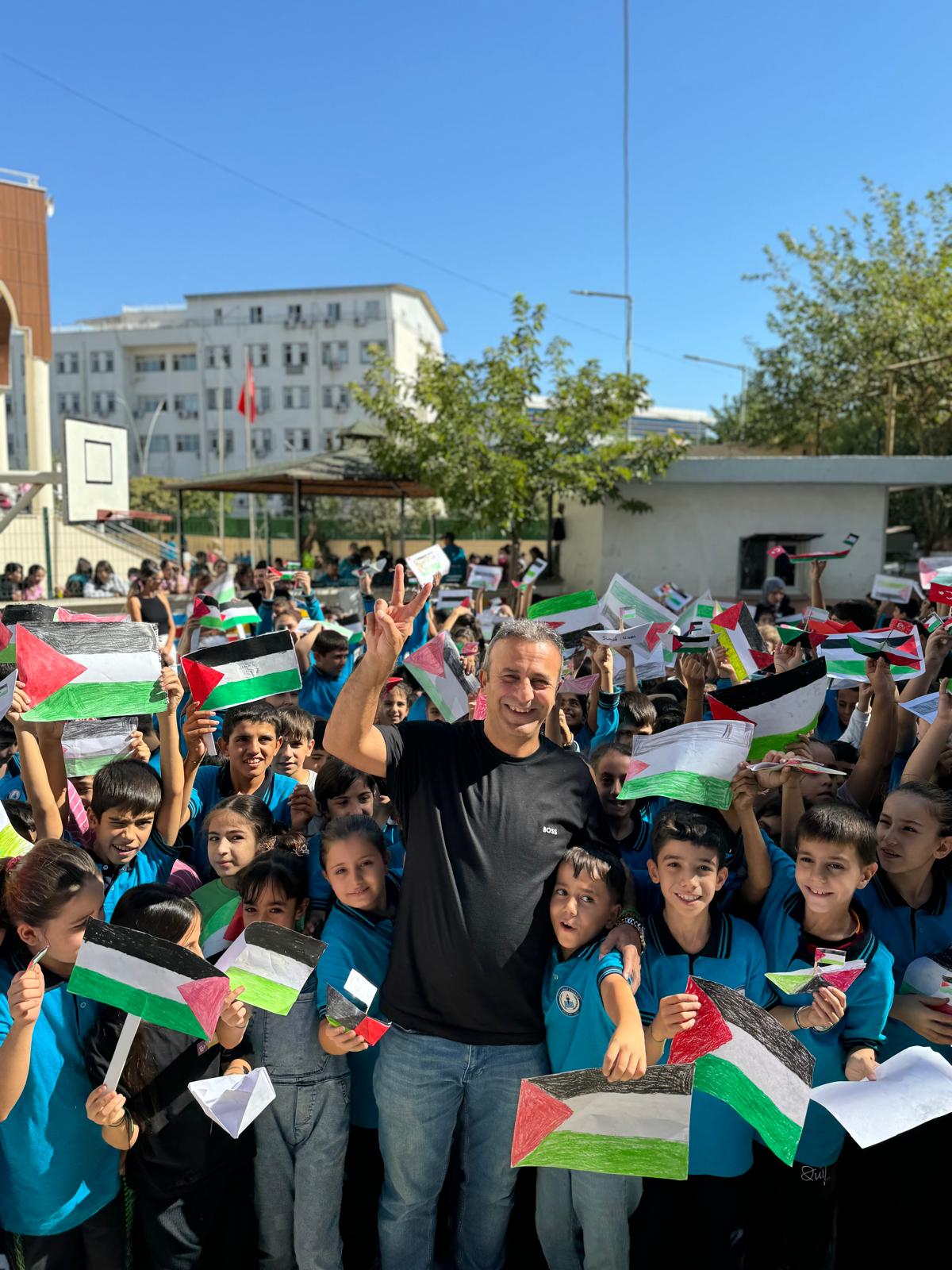 Batmanlı Minikler, Kağıt Gemilerle Filistin’e Destek Gönderdi