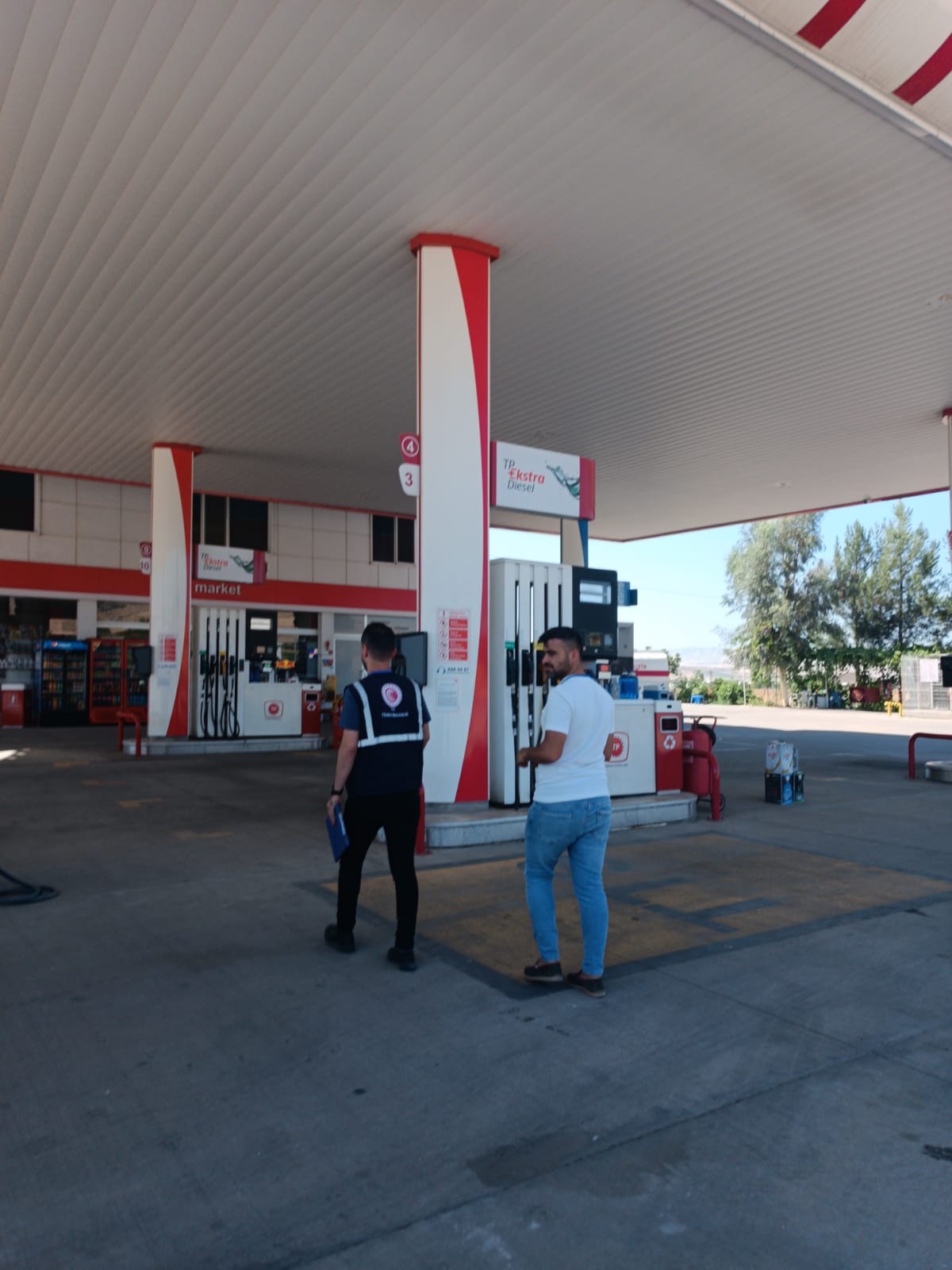 Batman’da Akaryakıt İstasyonları ve Marketlerde Fiyat Etiketi Denetimi