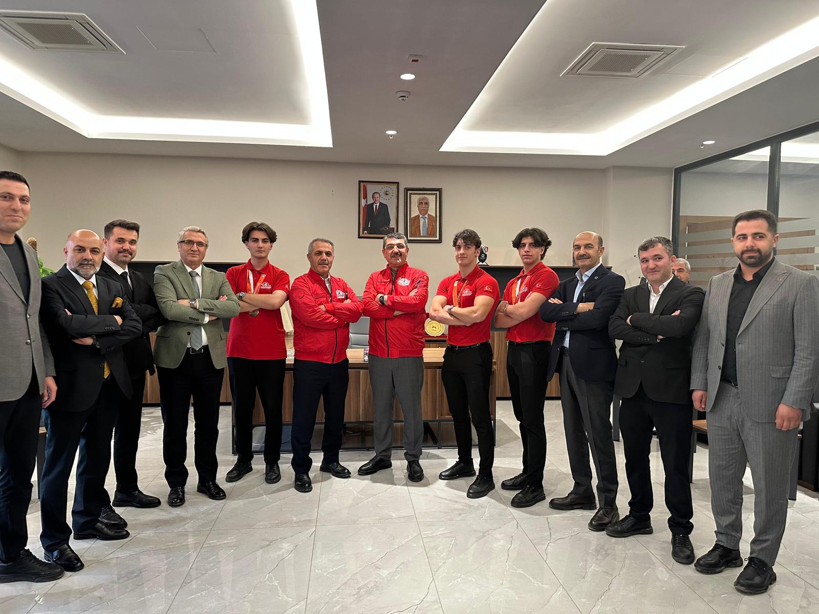 Batmanlı Öğrenciler, ABD’de Türkiye’yi Temsil Edecek